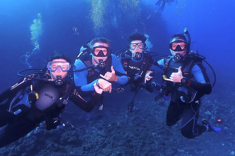 Exploring the Underwater Wonders of Maui and Lana’i Through Scuba Diving Scuba Diving